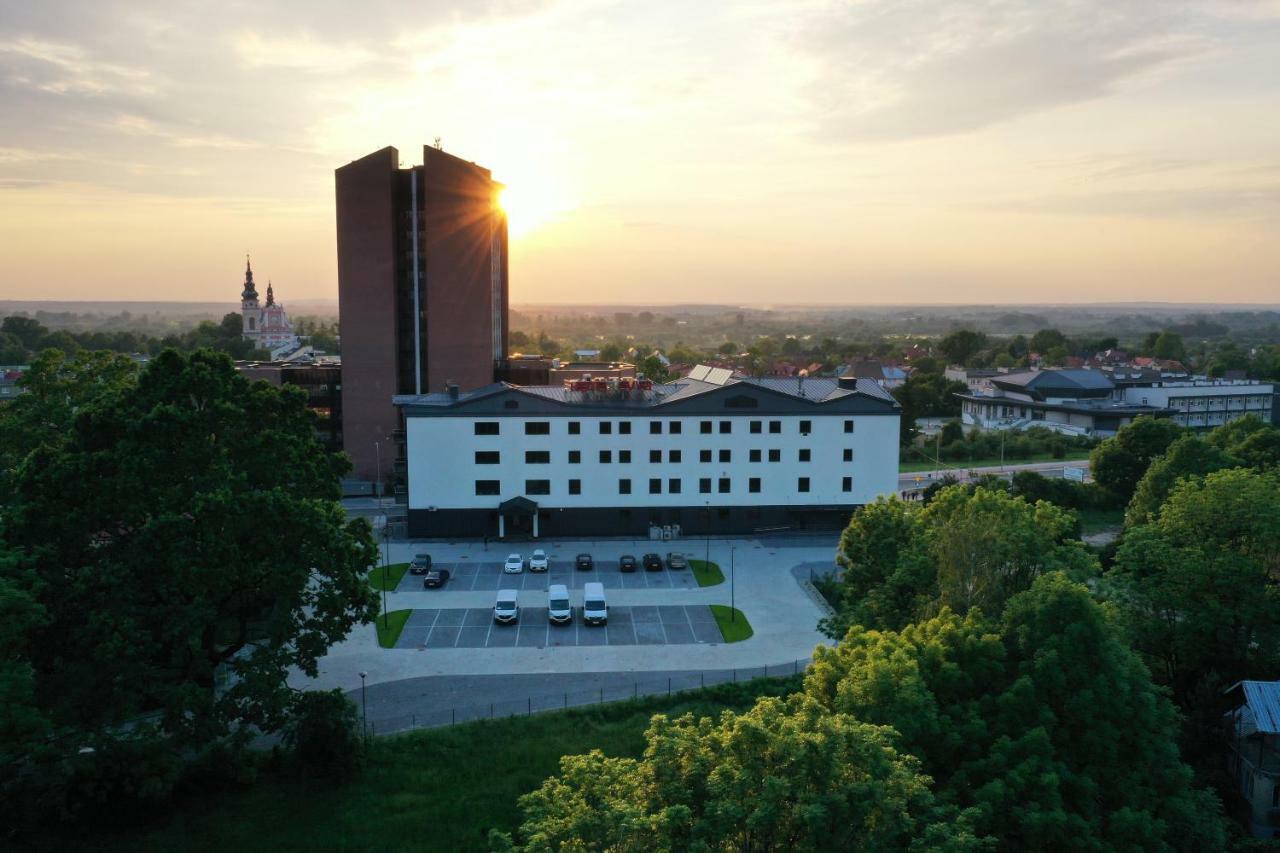 Hotel Evva Tarnobrzeg Exterior foto